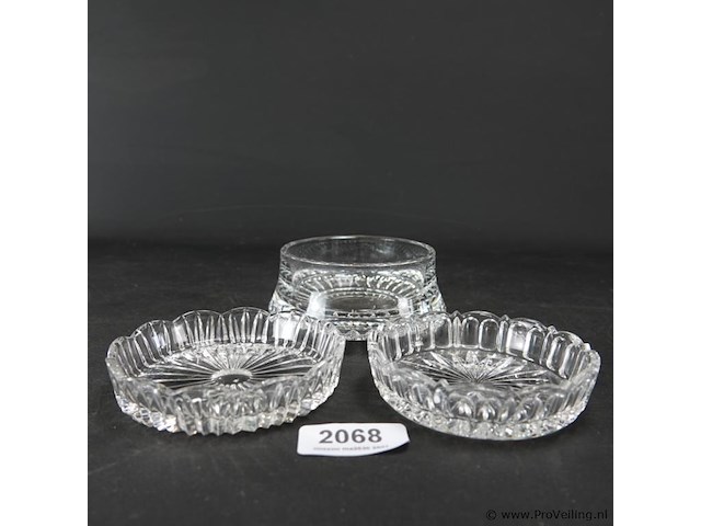 3 geslepen kristallen schalen - afbeelding 2 van  5