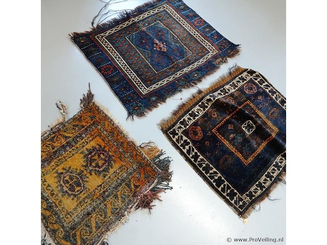 3 handgeknoopte kleden - afbeelding 3 van  5