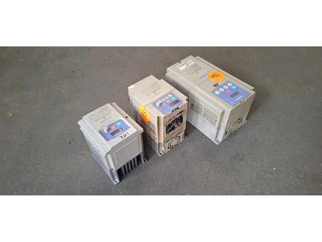 3 hitachi - frequentieregelaars - afbeelding 6 van  12