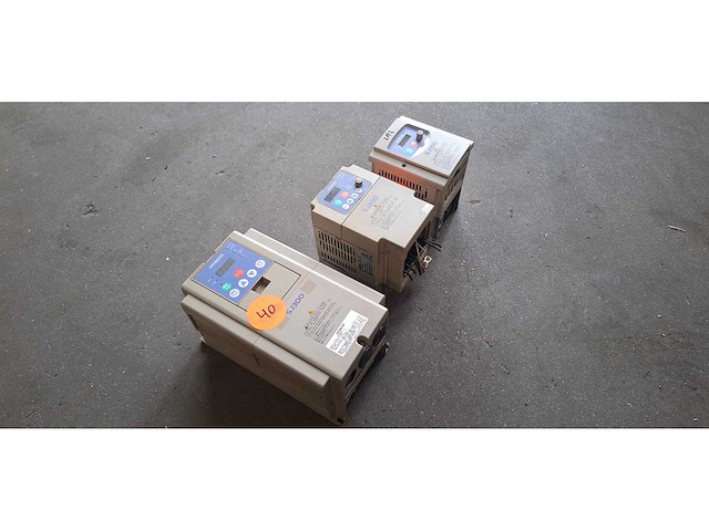 3 hitachi - frequentieregelaars - afbeelding 3 van  3