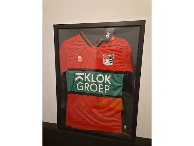 3 ingelijste voetbalshirts – rkc waalwijk, n.e.c. nijmegen en gesigneerd roefs #22 - afbeelding 8 van  15