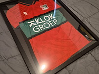 3 ingelijste voetbalshirts – rkc waalwijk, n.e.c. nijmegen en gesigneerd roefs #22 - afbeelding 11 van  15