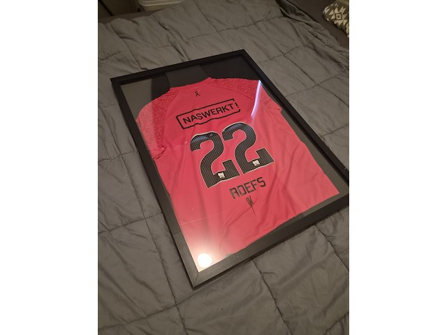 3 ingelijste voetbalshirts – rkc waalwijk, n.e.c. nijmegen en gesigneerd roefs #22 - afbeelding 14 van  15
