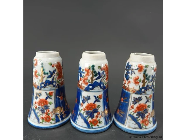 3 japans of chinees porselein handbeschilderde imari-stijl vaasjes - afbeelding 3 van  5