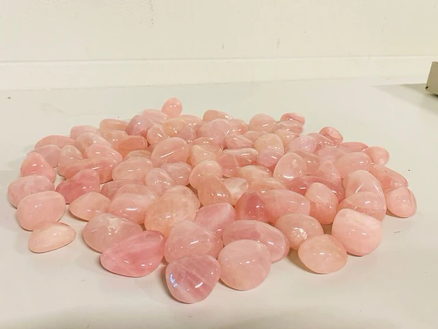 3 kilo rozenkwarts trommelstenen (xxl) - afbeelding 1 van  4