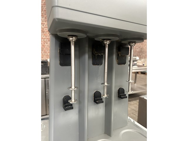 3-kops professionele milkshake-machine, vevor - afbeelding 2 van  5