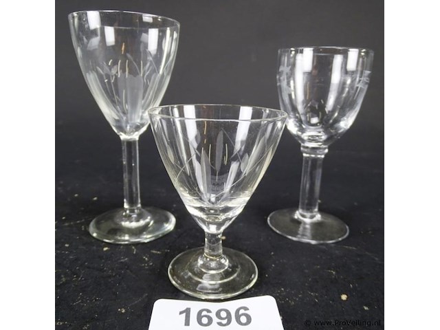 3 kristallen glazen - afbeelding 1 van  5