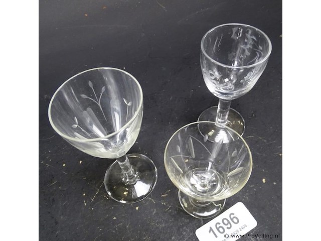 3 kristallen glazen - afbeelding 3 van  5