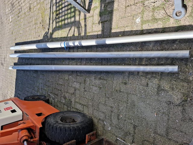 3 lichtmasten met led verlichting - afbeelding 2 van  4