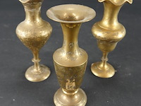 3 messing vaasjes met gedreven decor - afbeelding 2 van  5