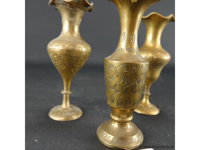 3 messing vaasjes met gedreven decor - afbeelding 4 van  5