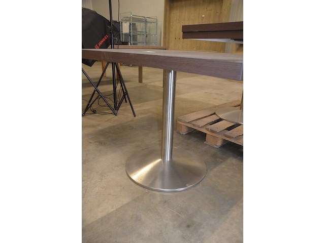 3 moderne bistrotafels op centrale voet bruin blad afm. 120x70 - afbeelding 7 van  7