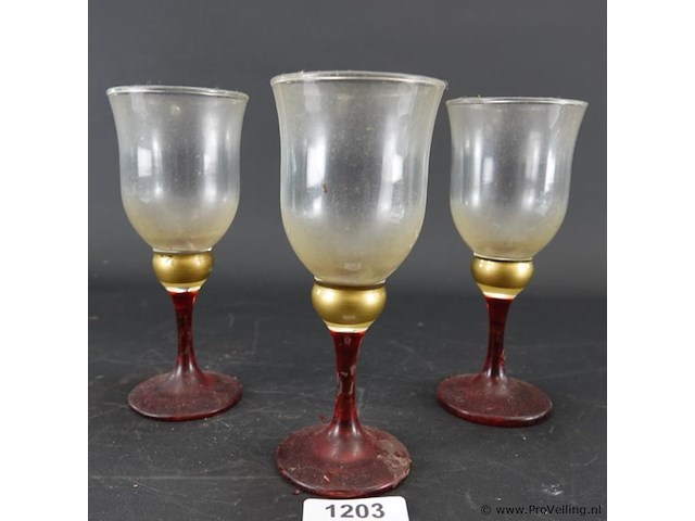 3 oude glazen - afbeelding 1 van  5