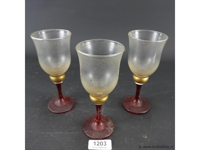 3 oude glazen - afbeelding 2 van  5