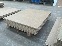3 pallets vochtwerend spaanplaat - afbeelding 3 van  7