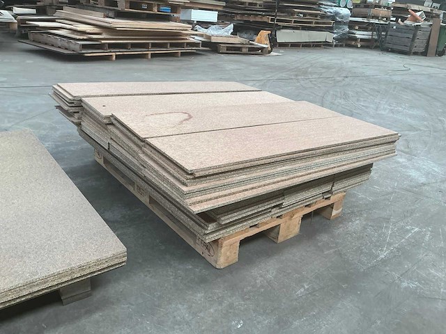 3 pallets vochtwerend spaanplaat - afbeelding 5 van  7