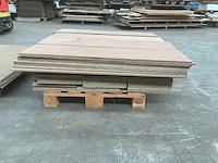 3 pallets vochtwerend spaanplaat - afbeelding 6 van  7