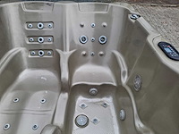 3 persoons jacuzzi en buitenspa - afbeelding 27 van  28