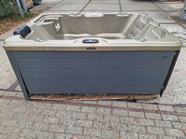 3 persoons jacuzzi en buitenspa - afbeelding 20 van  28