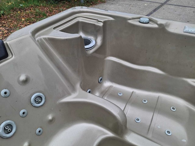 3 persoons jacuzzi en buitenspa - afbeelding 5 van  28