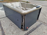 3 persoons jacuzzi en buitenspa - afbeelding 17 van  28