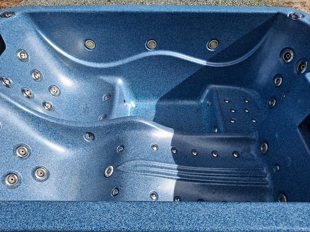 3 persoons jacuzzi en buitenspa - afbeelding 3 van  11