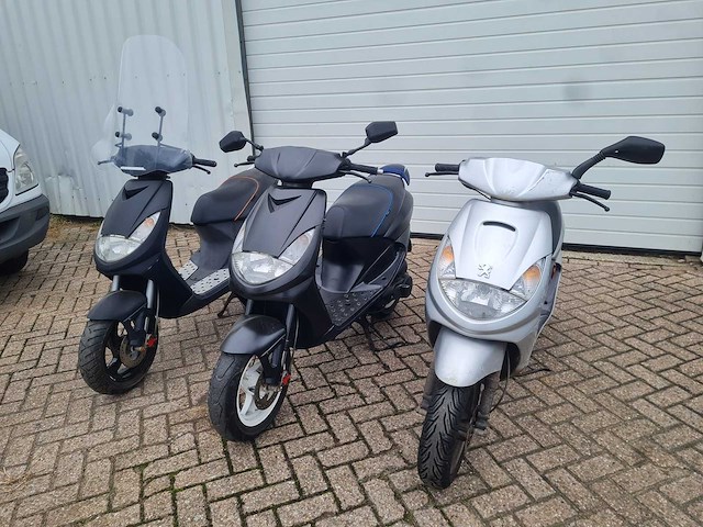 3 * peugeot - scooters - viva city "basic" - scooter - afbeelding 1 van  8