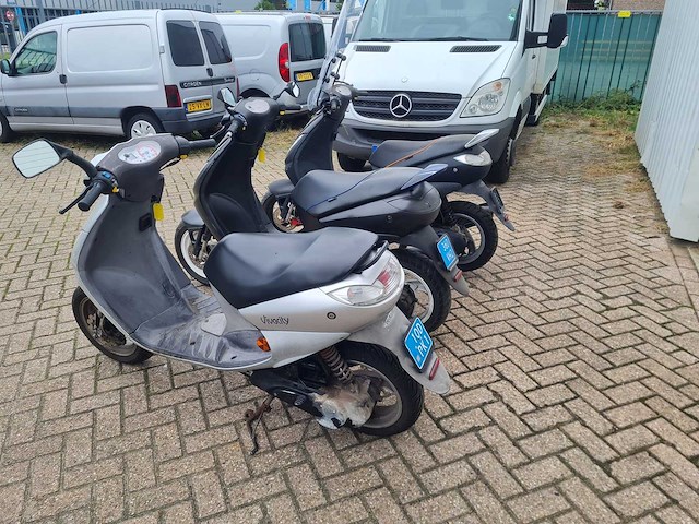 3 * peugeot - scooters - viva city "basic" - scooter - afbeelding 8 van  8