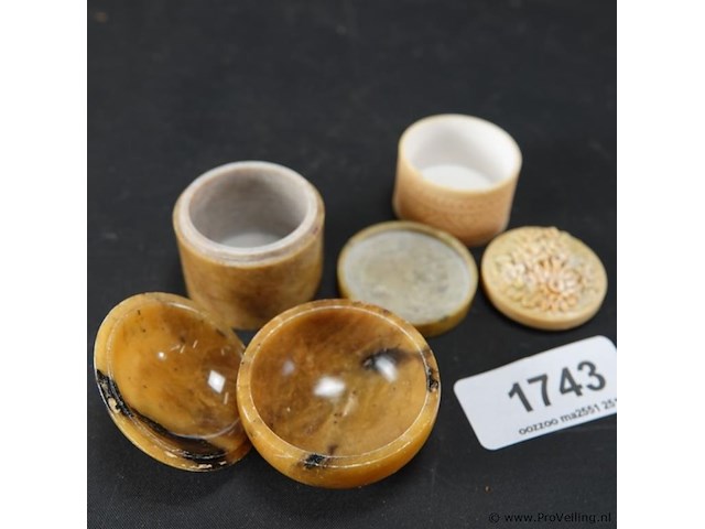 3 pillendoosjes - afbeelding 4 van  5