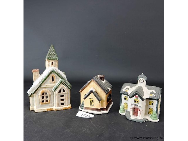 3 porseleinen winter/kerst huisjes - afbeelding 1 van  5