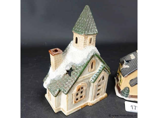 3 porseleinen winter/kerst huisjes - afbeelding 2 van  5
