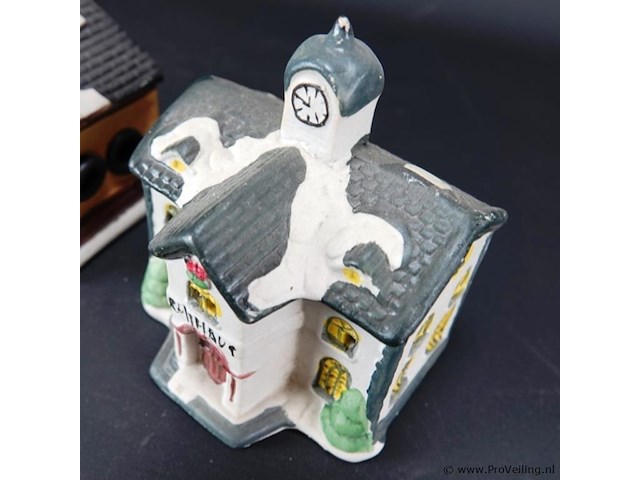 3 porseleinen winter/kerst huisjes - afbeelding 4 van  5