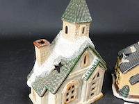 3 porseleinen winter/kerst huisjes - afbeelding 2 van  5