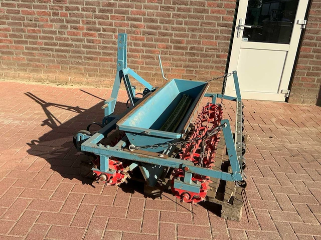 3 punts - mechanische zaaibedcombinatie met borstelzaaibak en dubbele kooirol - afbeelding 2 van  8