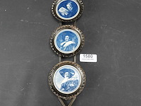 3 ronde portrettegels in smeedijzeren montuur - afbeelding 1 van  5
