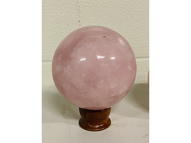 3 rozenkwarts bollen - afbeelding 2 van  4