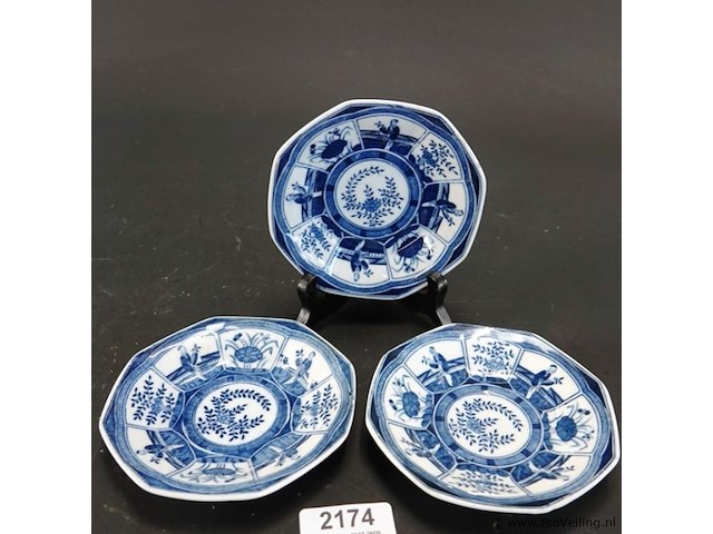 3 schotels uitgevoerd in het iconische lange lijs-decor (chinoiserie) - afbeelding 2 van  5