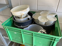 3 secties legbordstelling met spuitonderdelen, veld onderzoek toebehoren, etc. - afbeelding 3 van  18