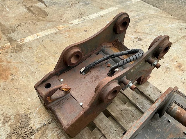 3 snelwissels voor graafmachines (1x s1 mechanisch, 2x s1 hydraulisch) - afbeelding 20 van  22