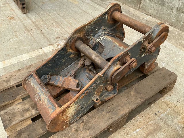 3 snelwissels voor graafmachines (1x s1 mechanisch, 2x s1 hydraulisch) - afbeelding 16 van  22