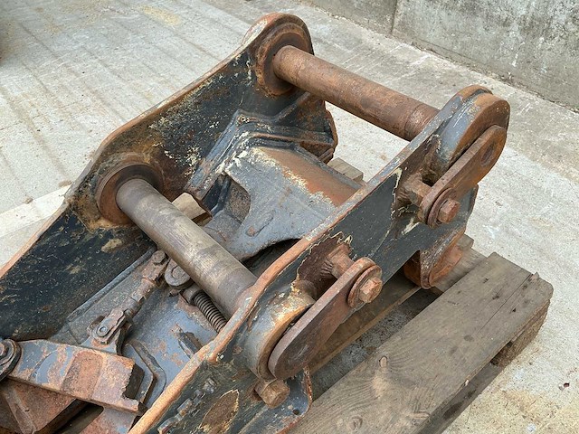 3 snelwissels voor graafmachines (1x s1 mechanisch, 2x s1 hydraulisch) - afbeelding 19 van  22