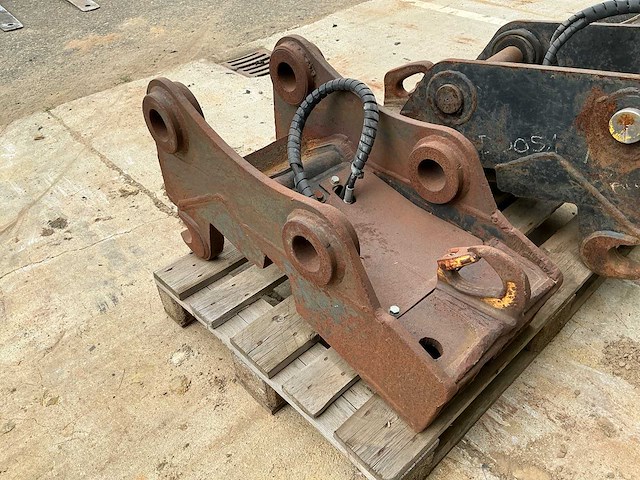 3 snelwissels voor graafmachines (1x s1 mechanisch, 2x s1 hydraulisch) - afbeelding 5 van  22