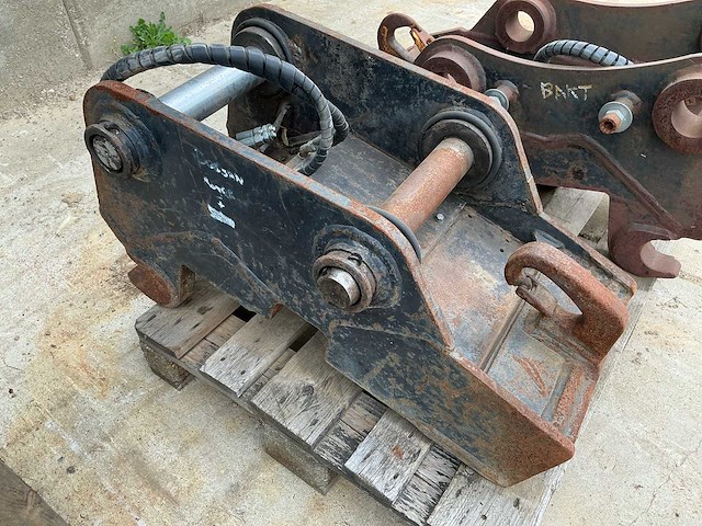 3 snelwissels voor graafmachines (1x s1 mechanisch, 2x s1 hydraulisch) - afbeelding 8 van  22