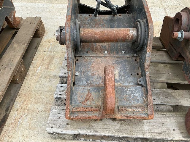 3 snelwissels voor graafmachines (1x s1 mechanisch, 2x s1 hydraulisch) - afbeelding 9 van  22