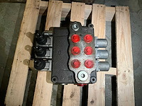 3-stands hydrauliek stuurschuif - afbeelding 1 van  3