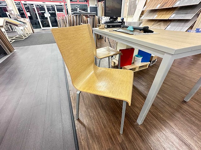 3 tafels met 6 pedrali stoelen - afbeelding 2 van  6