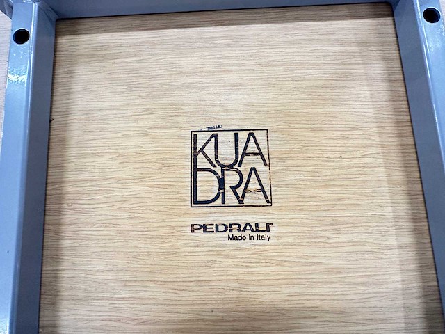 3 tafels met 6 pedrali stoelen - afbeelding 5 van  6