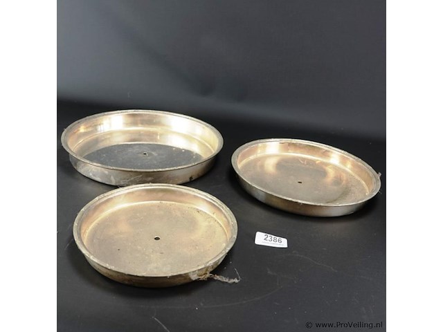 3 verzilverde etagiereetages - afbeelding 1 van  5