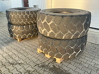 3 x goodyear 1x hilo wiellader banden wiellader banden set band, wiel en velg - afbeelding 1 van  13