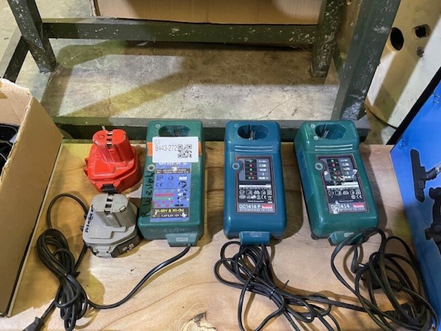 3 x opladers + 2 x accu's makita - afbeelding 2 van  2
